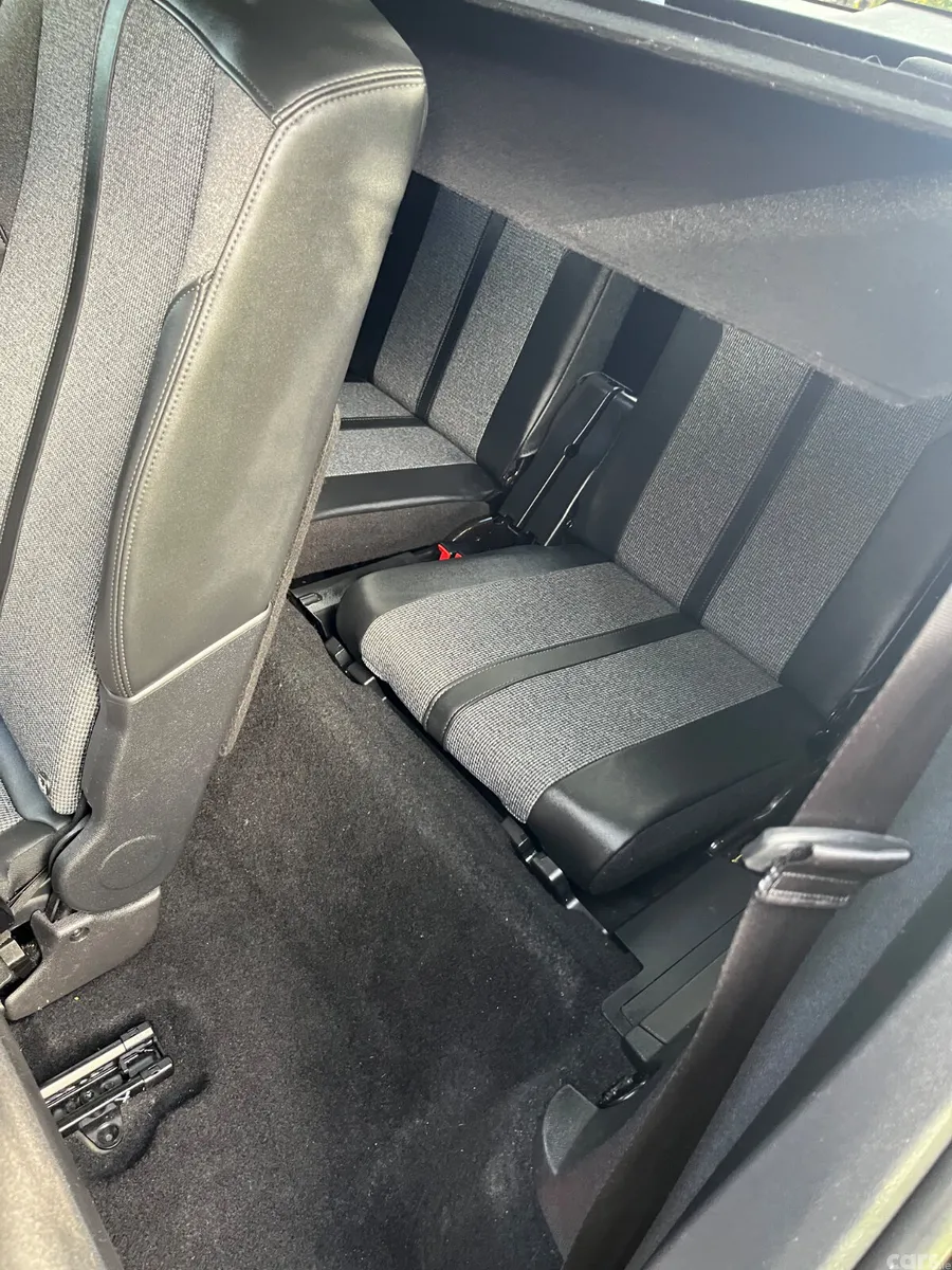 Peugeot 5008 MPV, Diesel, 2019, Black