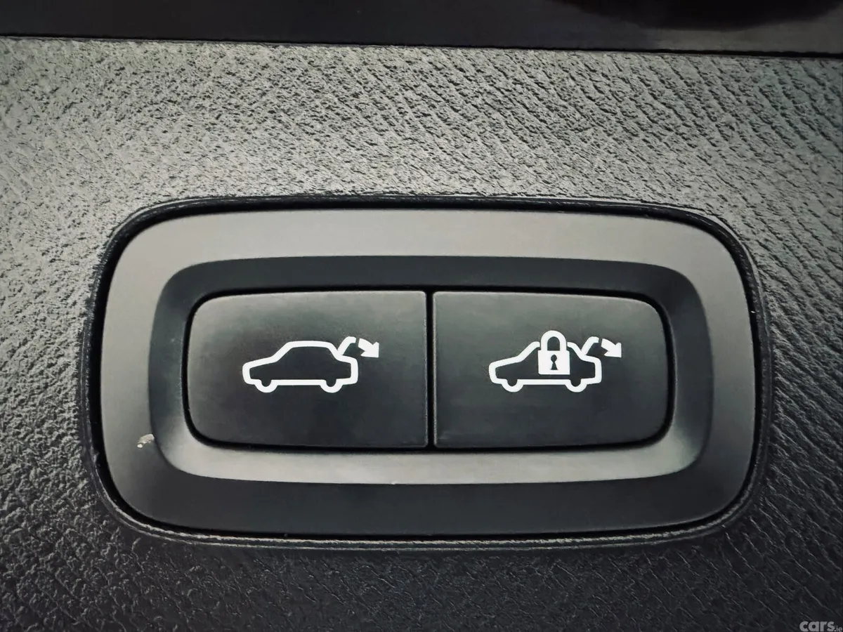 Volvo XC90 SUV, Petrol Plug-in Hybrid, 2022, Black