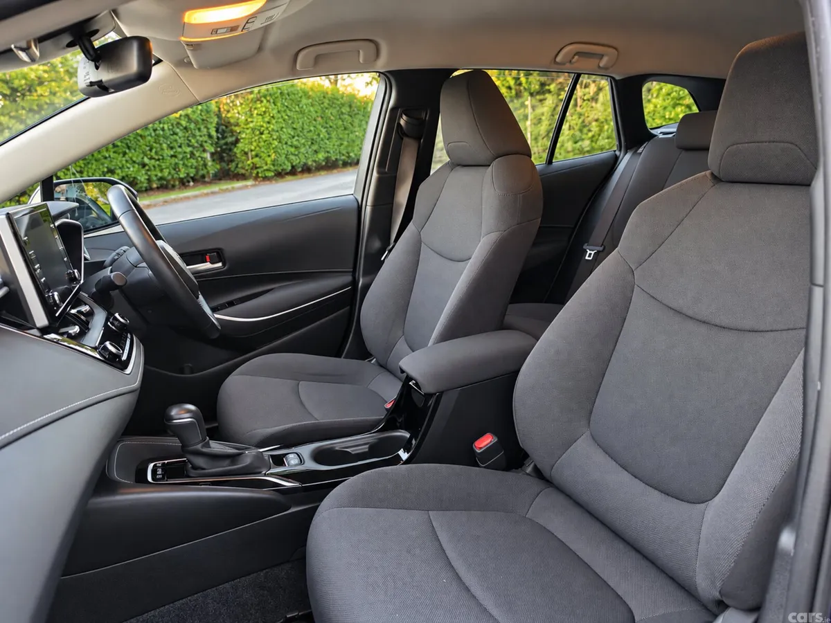 Toyota Corolla Estate, Petrol Hybrid, 2021, Blue