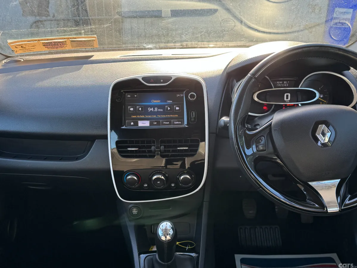 Renault Clio Hatchback, Petrol, 2013, White