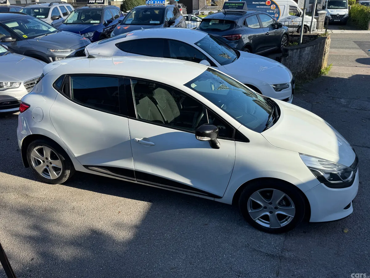 Renault Clio Hatchback, Petrol, 2013, White