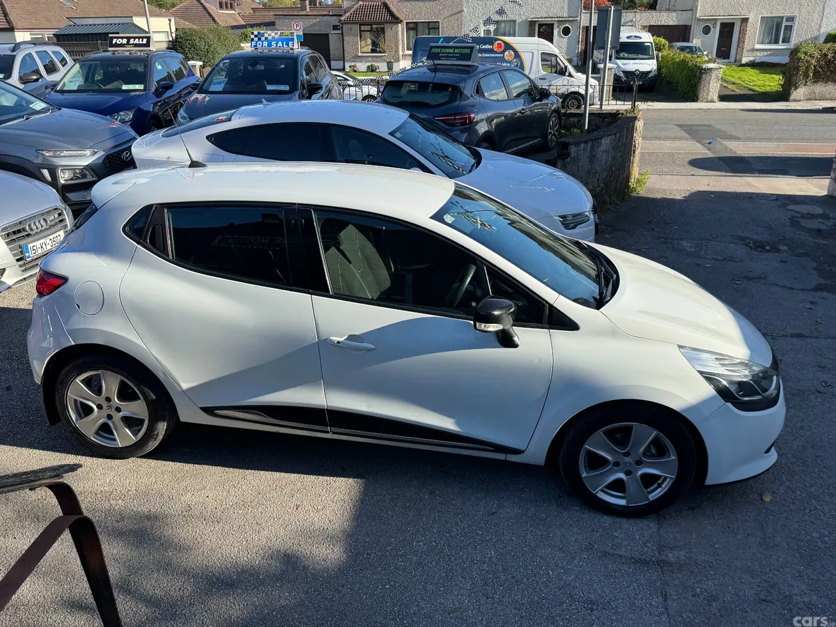 Renault Clio Hatchback, Petrol, 2013, White