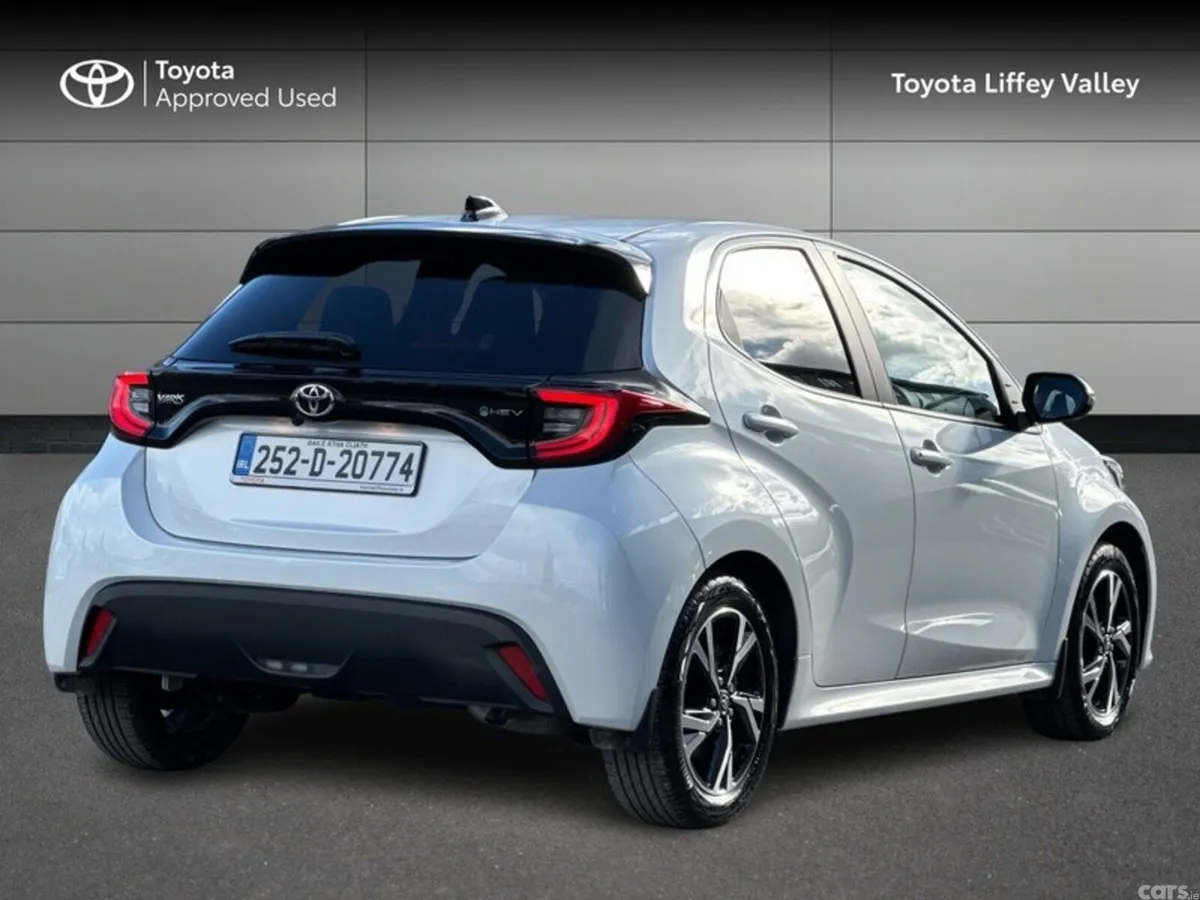 Toyota Yaris Hatchback, Petrol Hybrid, 2025, White