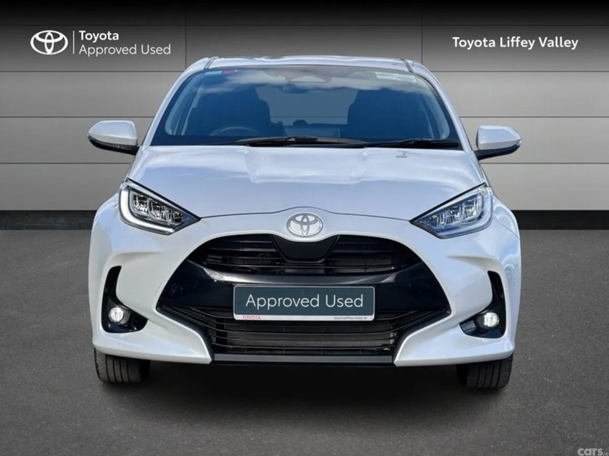 Toyota Yaris Hatchback, Petrol Hybrid, 2025, White