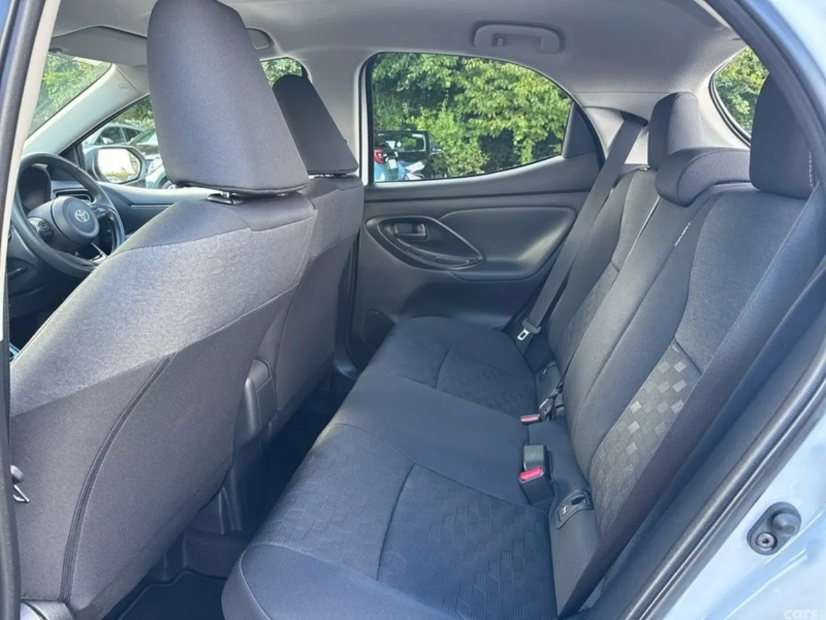 Toyota Yaris Hatchback, Petrol Hybrid, 2025, White