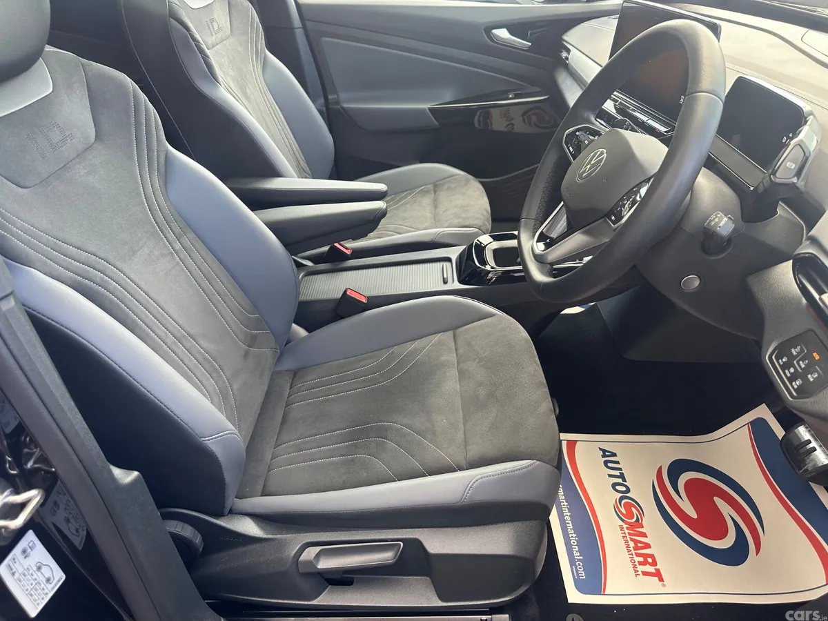 Volkswagen ID.5 SUV, Electric, 2023, Black