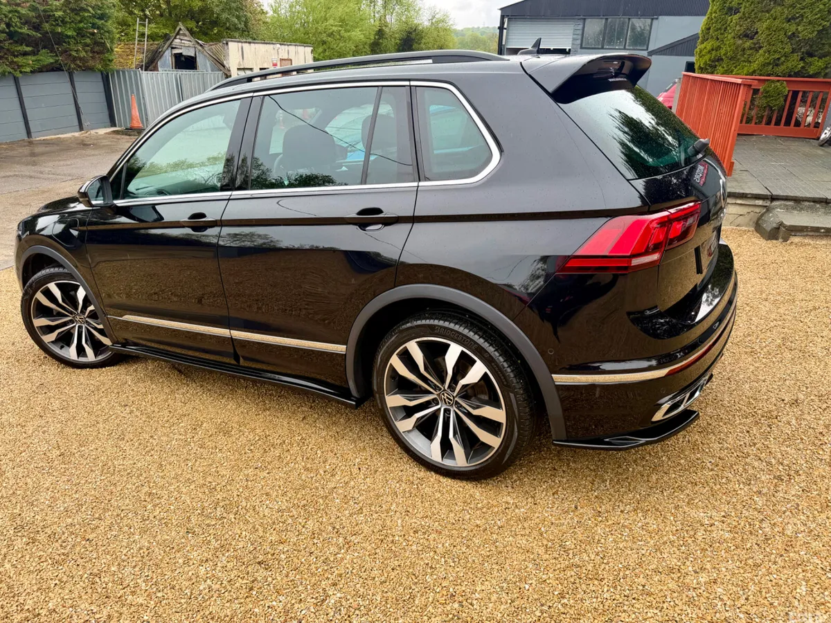 Volkswagen Tiguan SUV, Petrol Plug-in Hybrid, 2023, Black