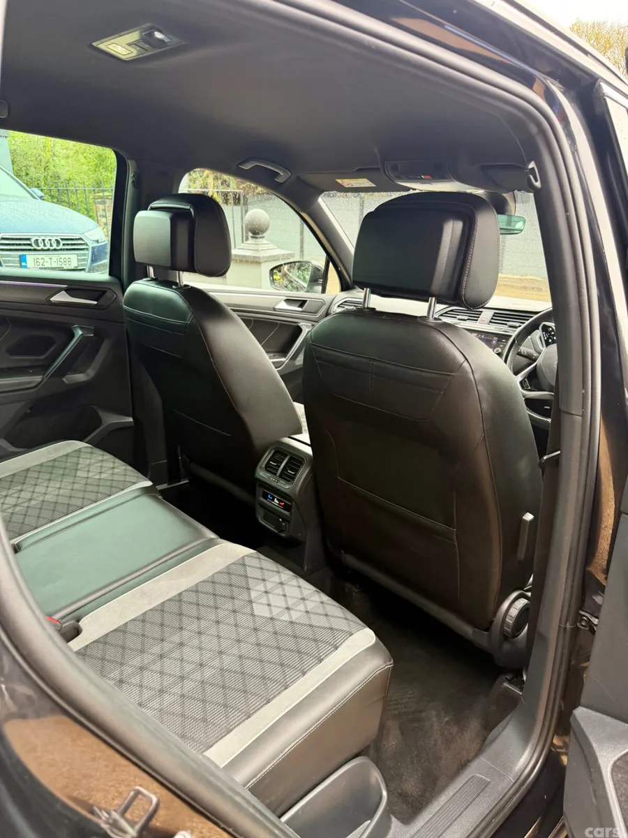 Volkswagen Tiguan SUV, Petrol Plug-in Hybrid, 2023, Black