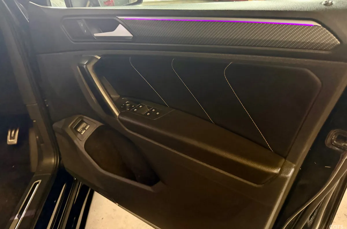 Volkswagen Tiguan SUV, Petrol Plug-in Hybrid, 2023, Black