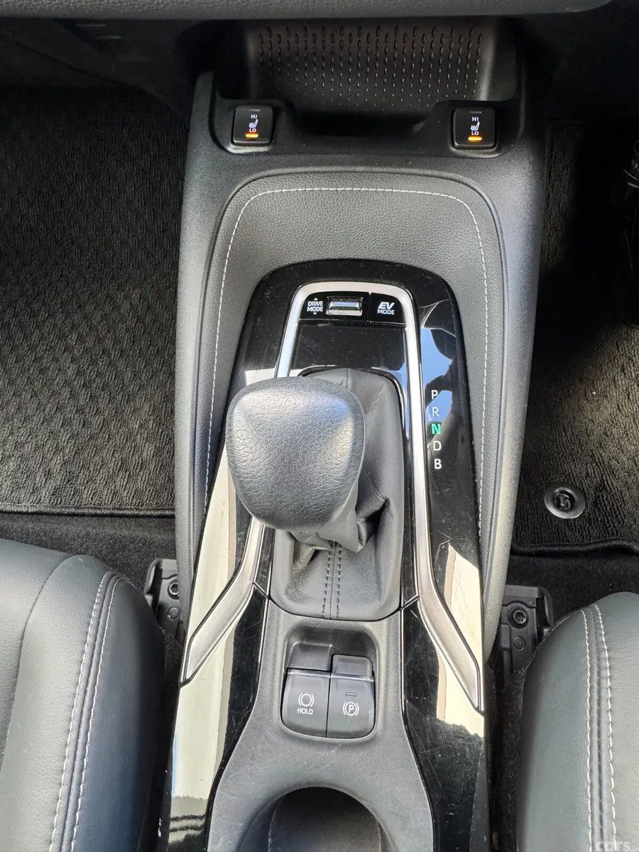 Toyota Corolla Hatchback, Petrol Hybrid, 2020, Green