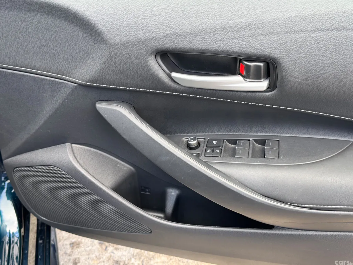 Toyota Corolla Hatchback, Petrol Hybrid, 2020, Green