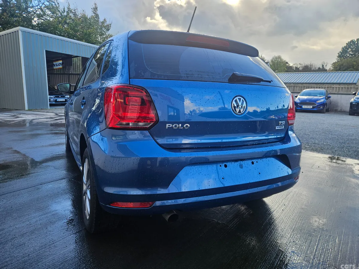Volkswagen Polo Hatchback, Petrol, 2017, Blue