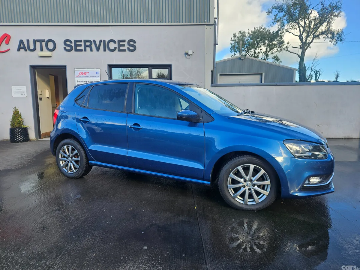 Volkswagen Polo Hatchback, Petrol, 2017, Blue