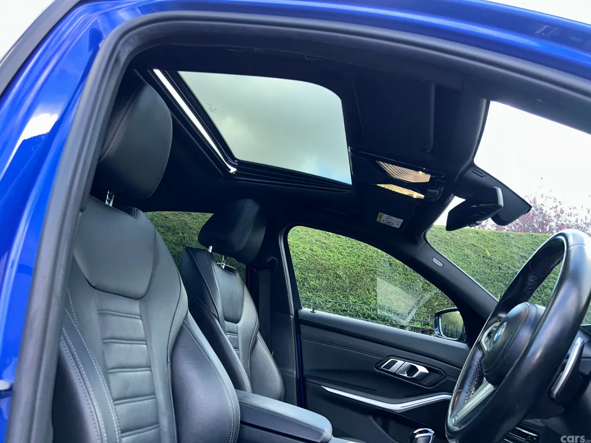 BMW 3-Series Saloon, Petrol Hybrid, 2022, Blue
