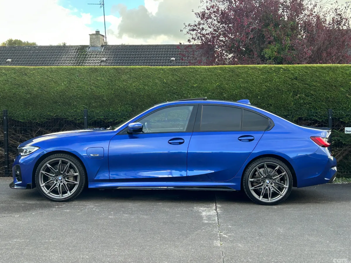 BMW 3-Series Saloon, Petrol Hybrid, 2022, Blue