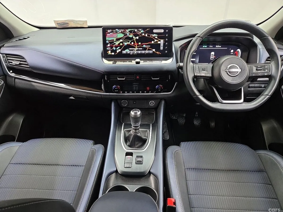 Nissan Qashqai MPV, Petrol, 2023, Red