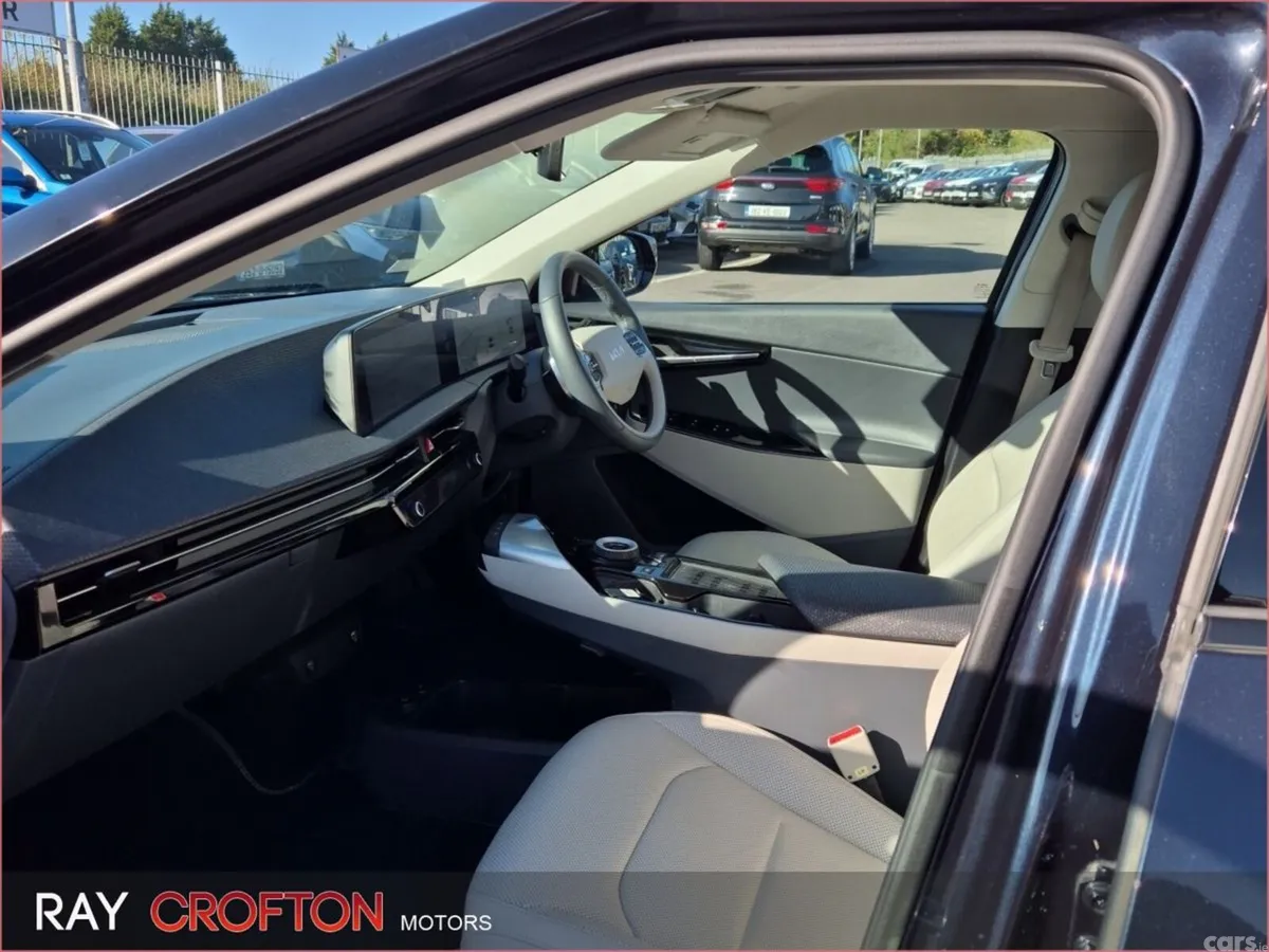 Kia EV6 MPV, Electric, 2023, Blue