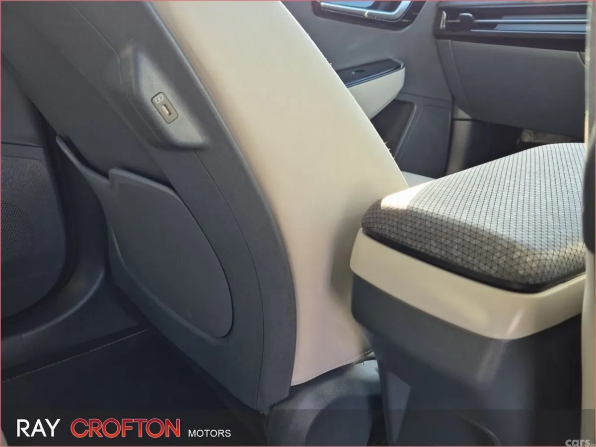 Kia EV6 MPV, Electric, 2023, Blue