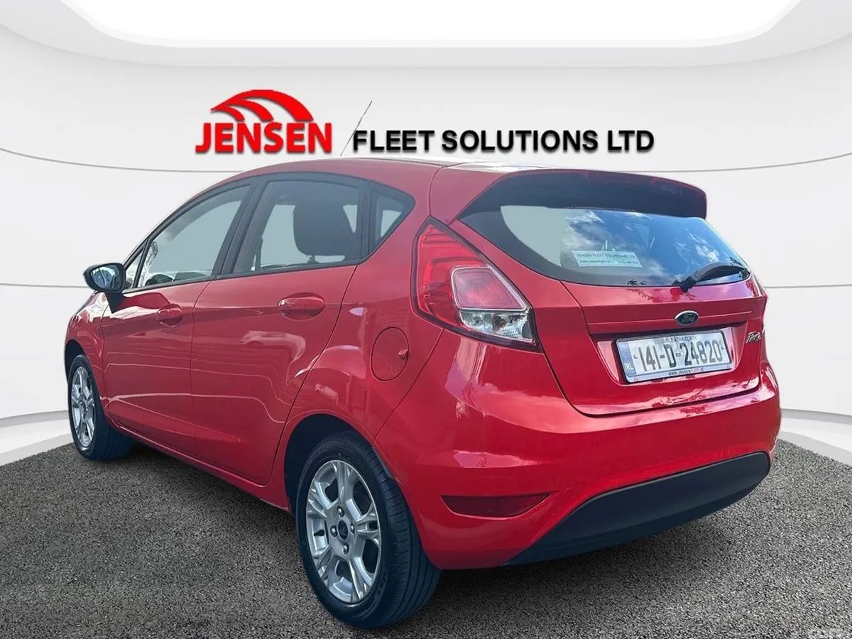 Ford Fiesta Hatchback, Petrol, 2014, Red