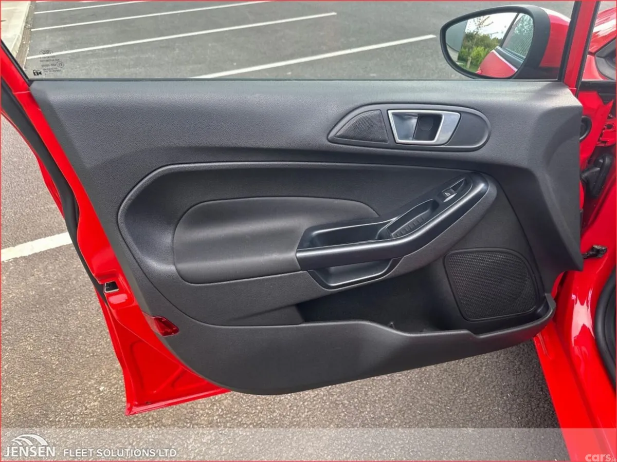 Ford Fiesta Hatchback, Petrol, 2014, Red