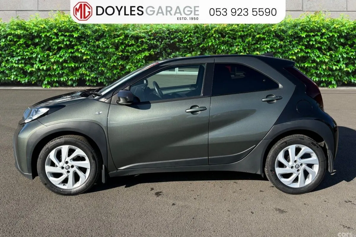 Toyota Aygo Hatchback, Petrol, 2022, Green