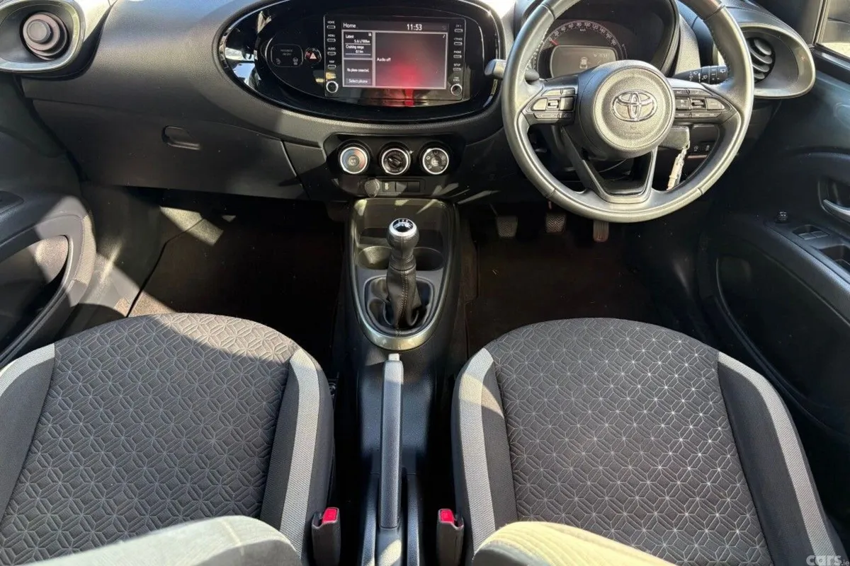 Toyota Aygo Hatchback, Petrol, 2022, Green