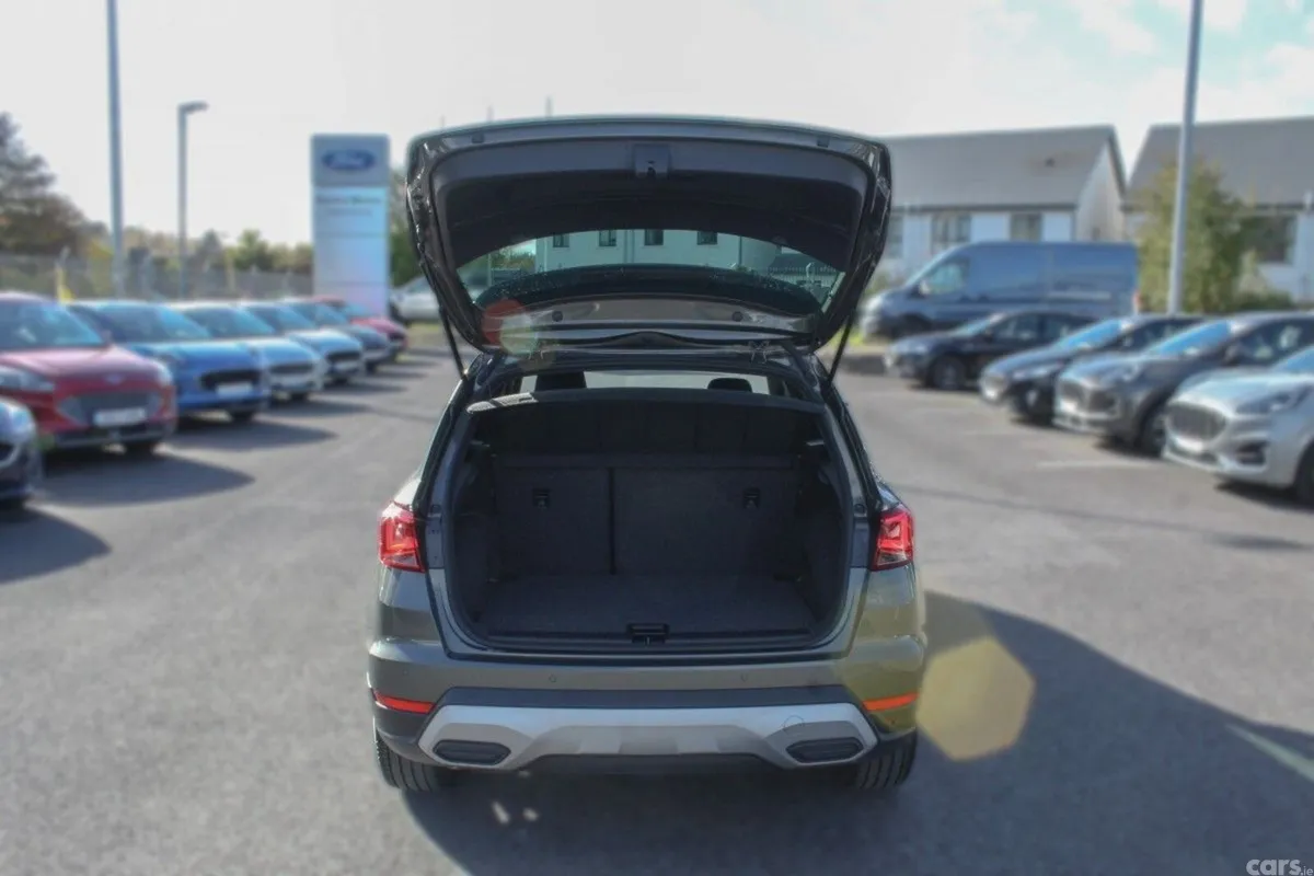 SEAT Arona SUV, Petrol, 2024, Green
