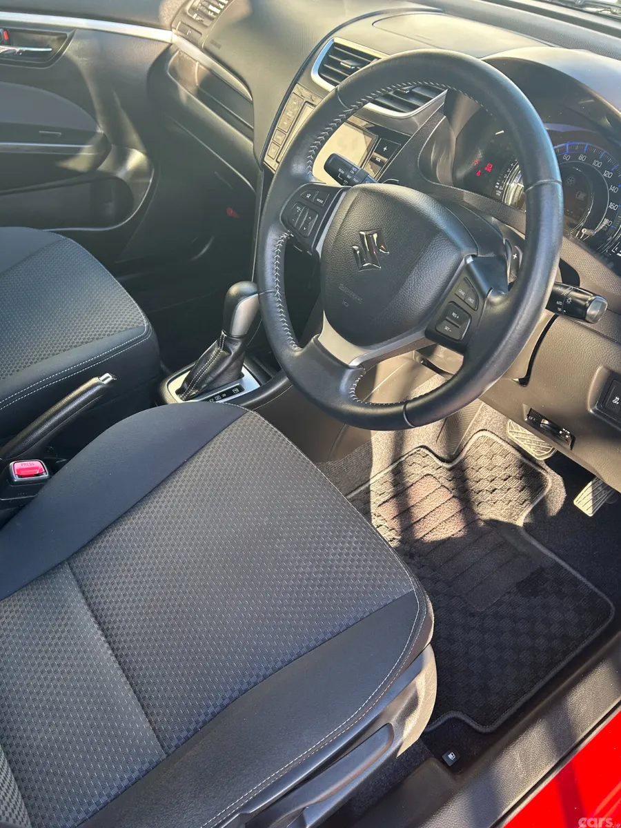 Suzuki Swift Hatchback, Petrol, 2015, Red
