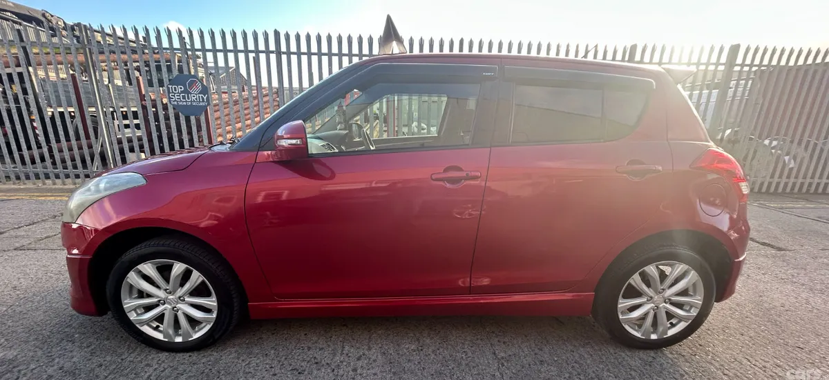 Suzuki Swift Hatchback, Petrol, 2015, Red