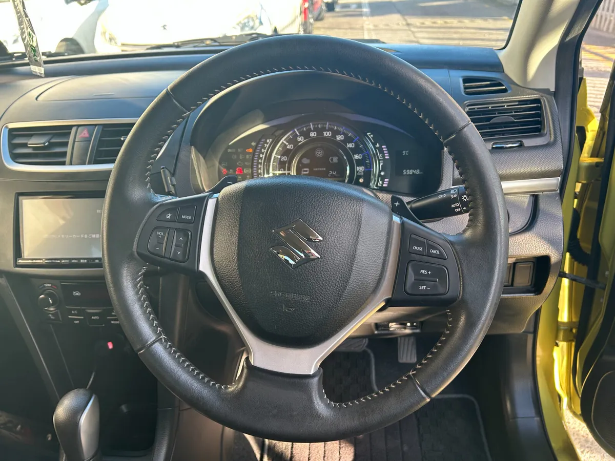 Suzuki Swift Hatchback, Petrol, 2015, Yellow
