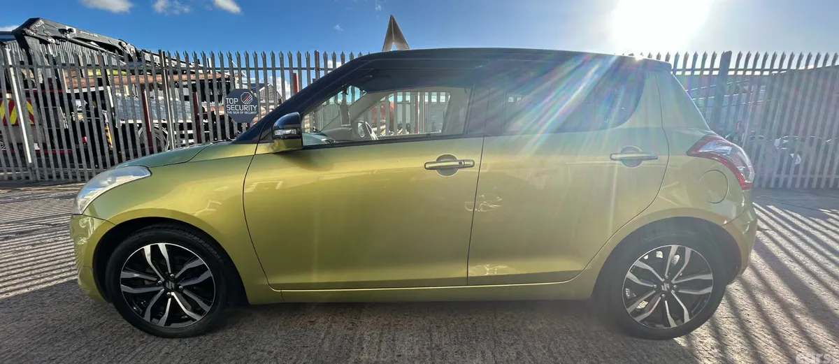 Suzuki Swift Hatchback, Petrol, 2015, Yellow