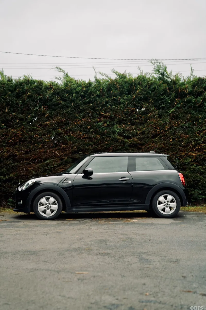 Mini Cooper SUV, Diesel, 2021, Black