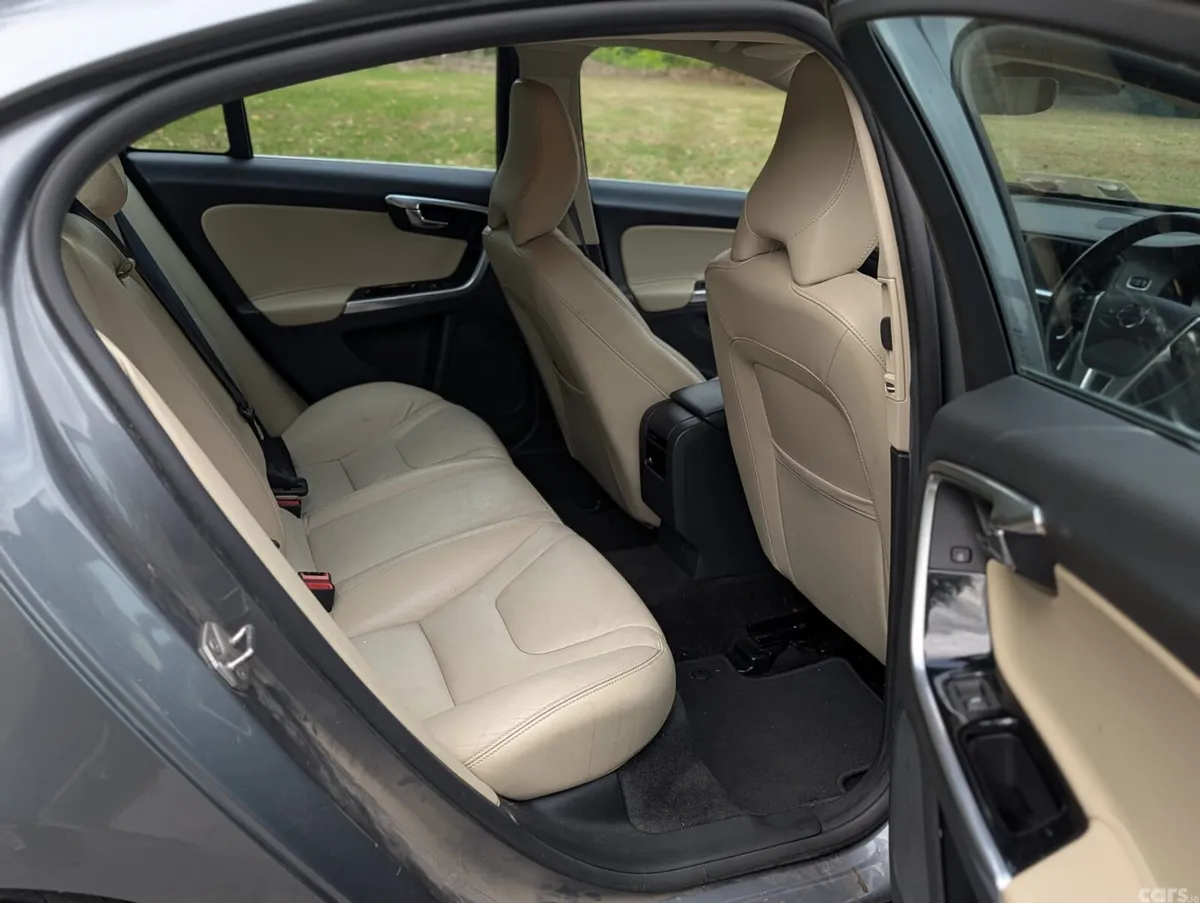 Volvo S60 Saloon, Diesel, 2016, Grey