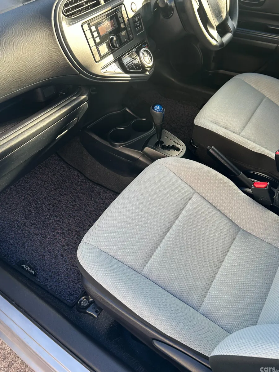 Toyota Aqua Hatchback, Petrol Hybrid, 2019, Silver