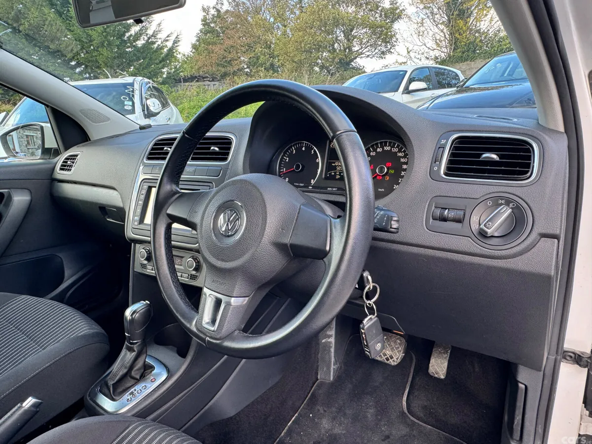 Volkswagen Polo Hatchback, Petrol, 2013, White