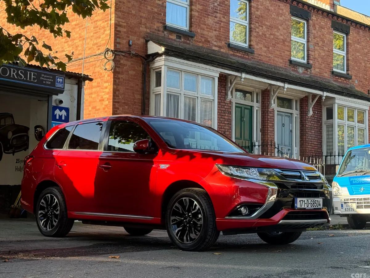 Mitsubishi Outlander SUV, Petrol Plug-in Hybrid, 2017, Red