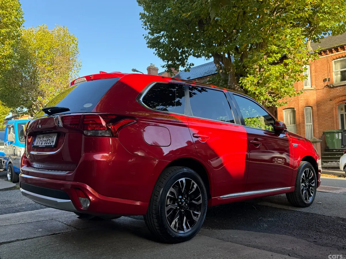 Mitsubishi Outlander SUV, Petrol Plug-in Hybrid, 2017, Red