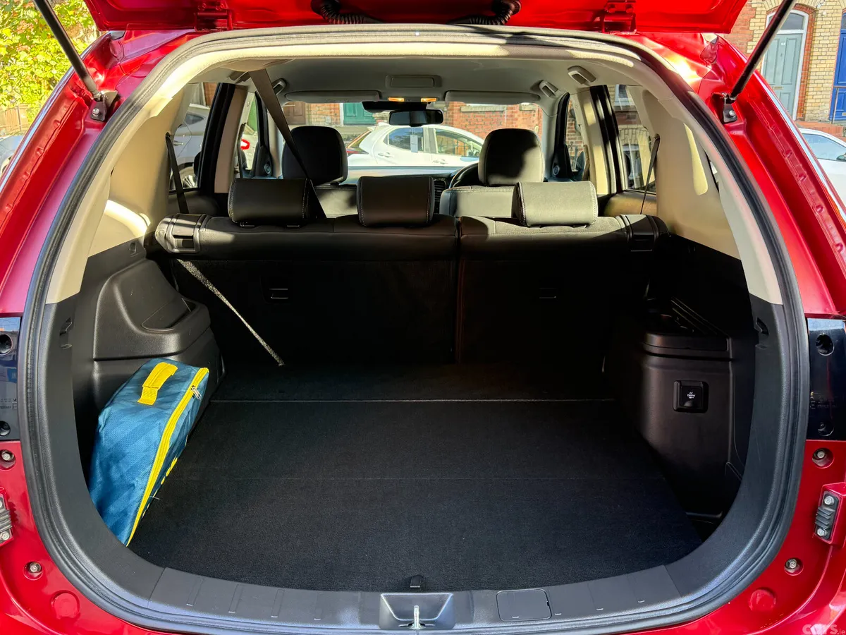 Mitsubishi Outlander SUV, Petrol Plug-in Hybrid, 2017, Red