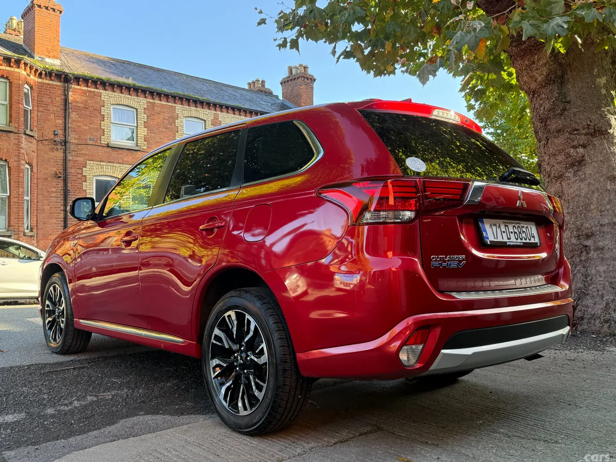 Mitsubishi Outlander SUV, Petrol Plug-in Hybrid, 2017, Red