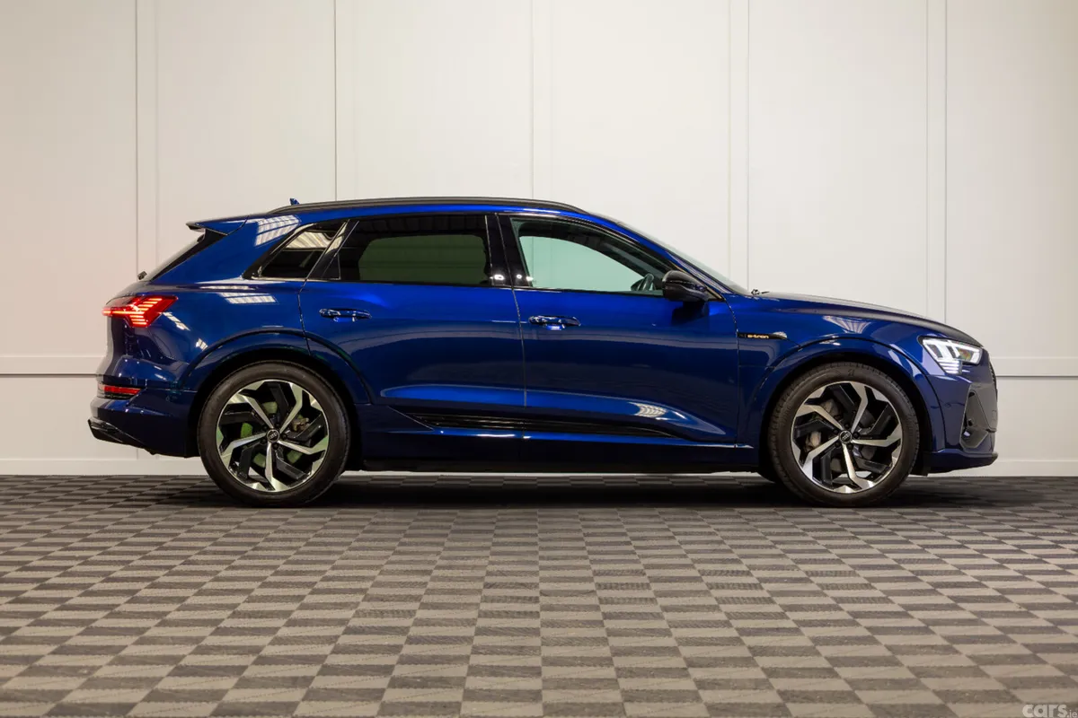 Audi Q8 e-tron SUV, Electric, 2022, Blue
