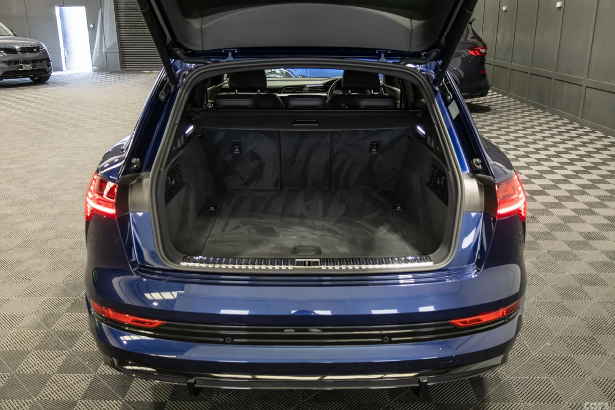 Audi Q8 e-tron SUV, Electric, 2022, Blue