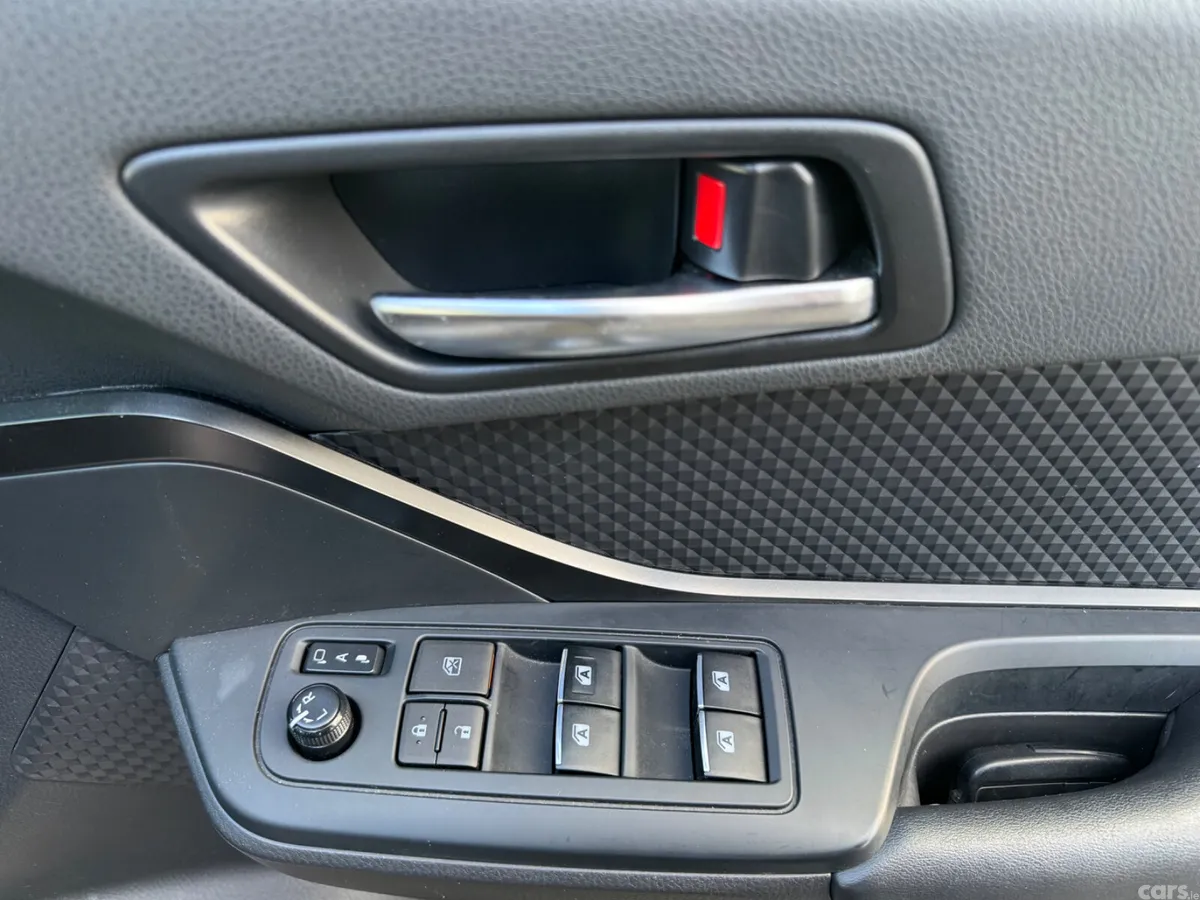 Toyota C-HR SUV, Petrol Hybrid, 2018, Silver