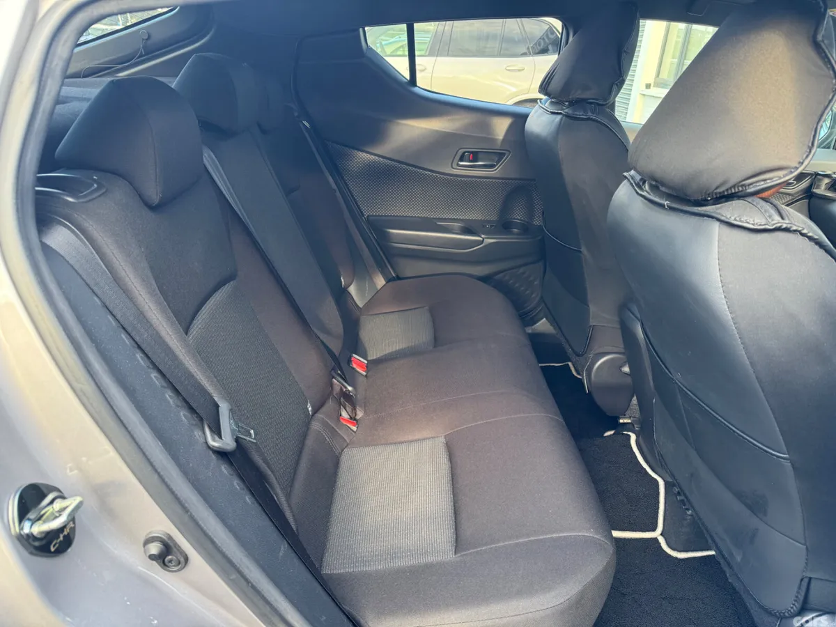 Toyota C-HR SUV, Petrol Hybrid, 2018, Silver