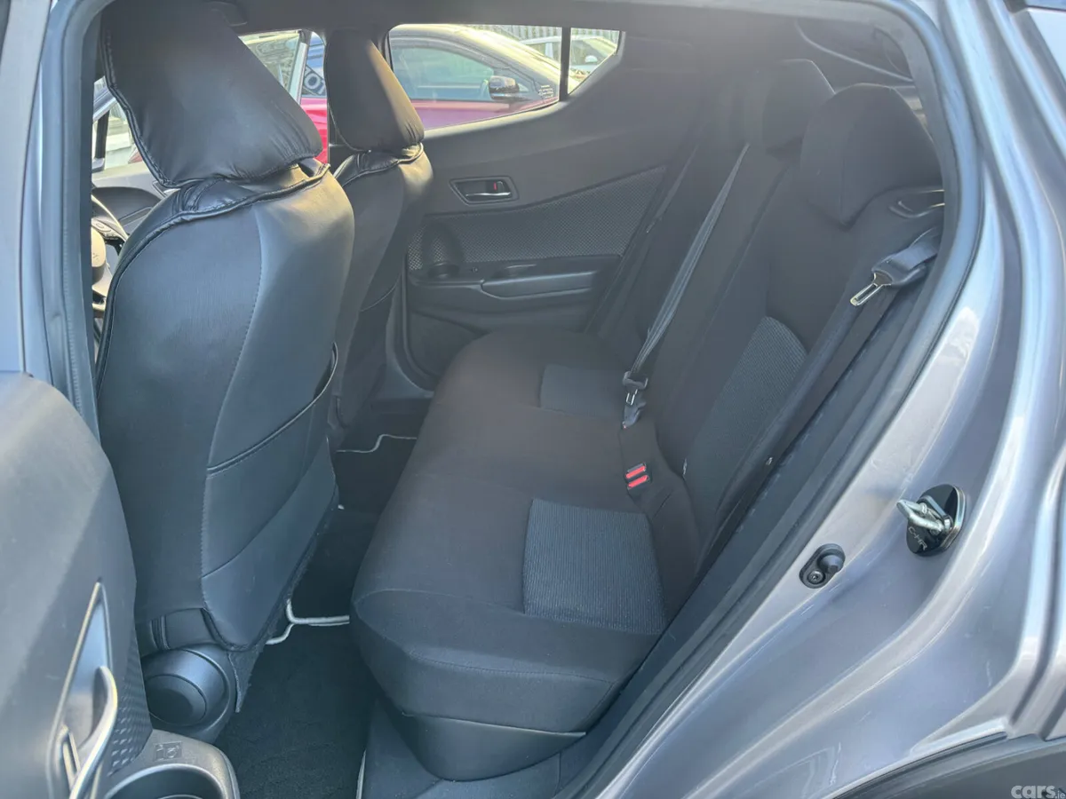 Toyota C-HR SUV, Petrol Hybrid, 2018, Silver