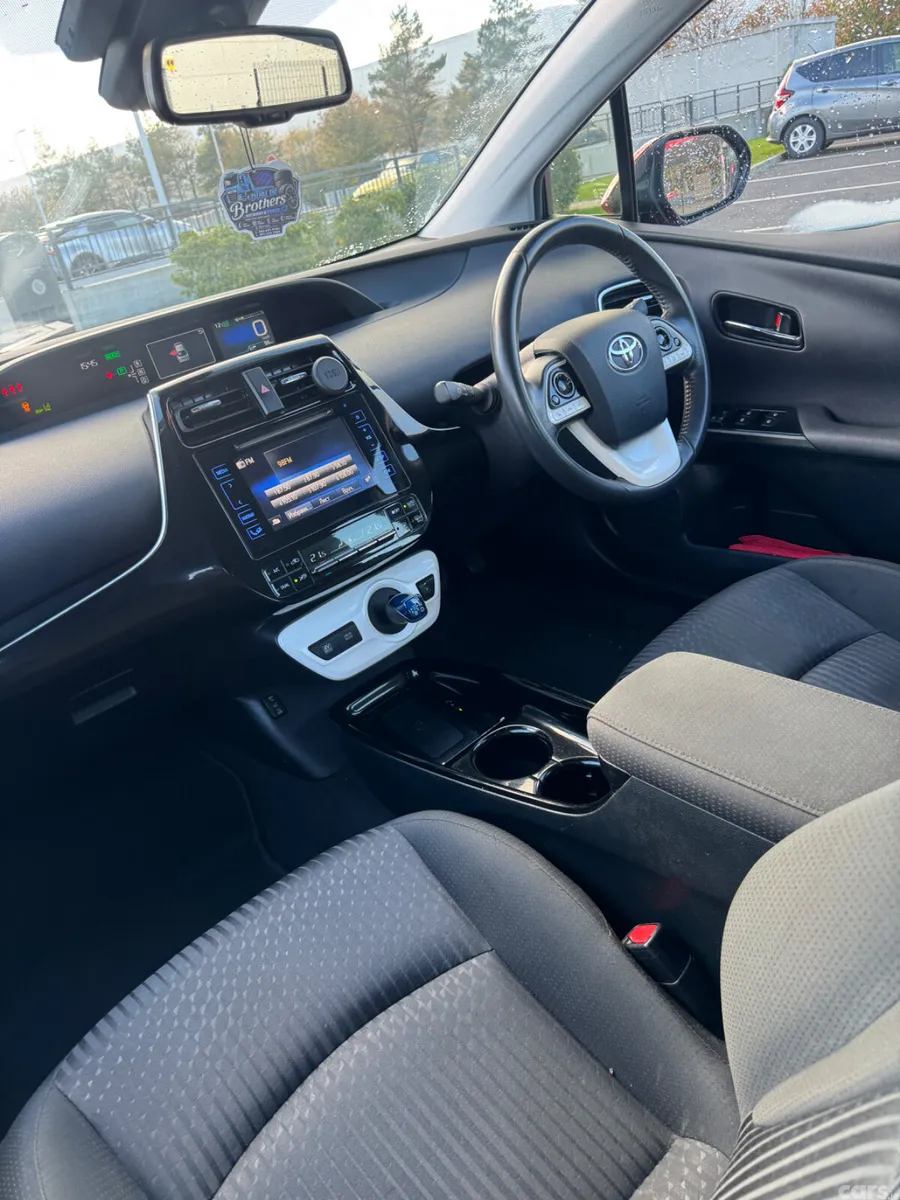 Toyota Prius Hatchback, Petrol Hybrid, 2017, Red