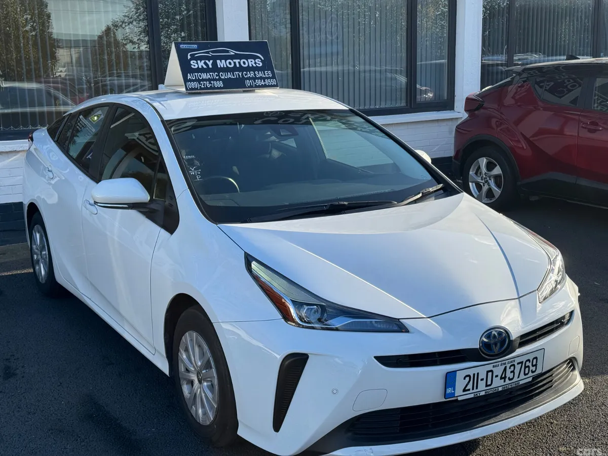 Toyota Prius Hatchback, Petrol Hybrid, 2021, White