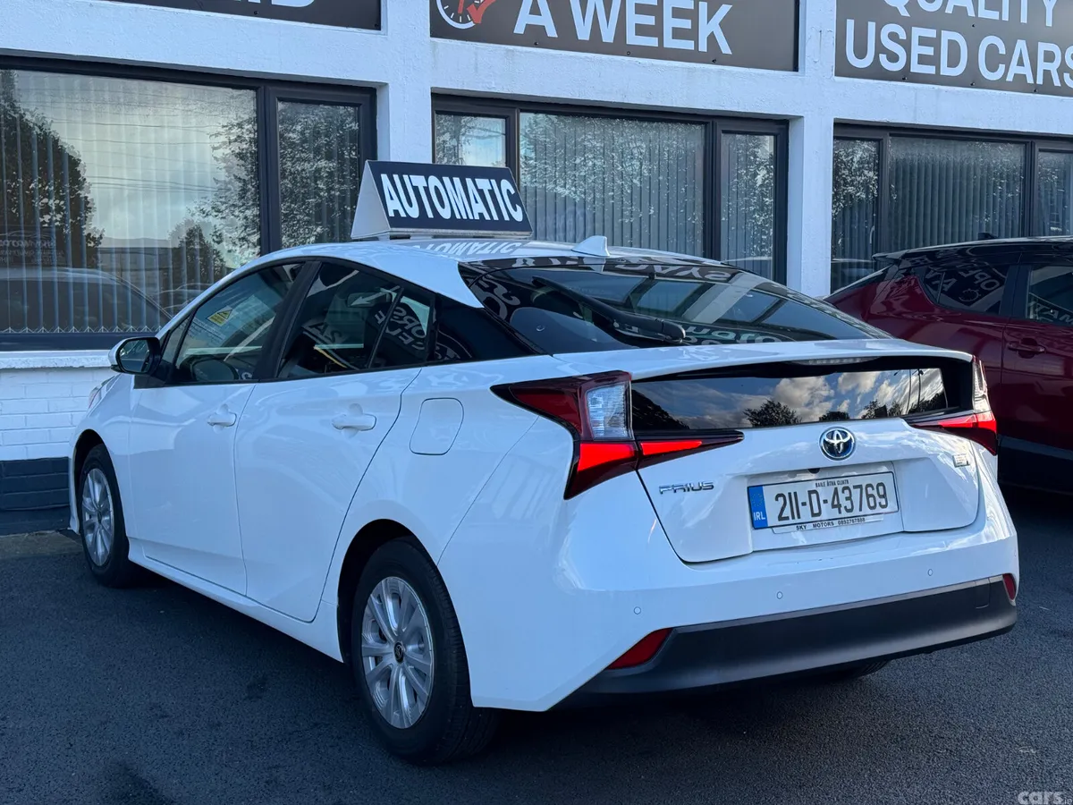 Toyota Prius Hatchback, Petrol Hybrid, 2021, White