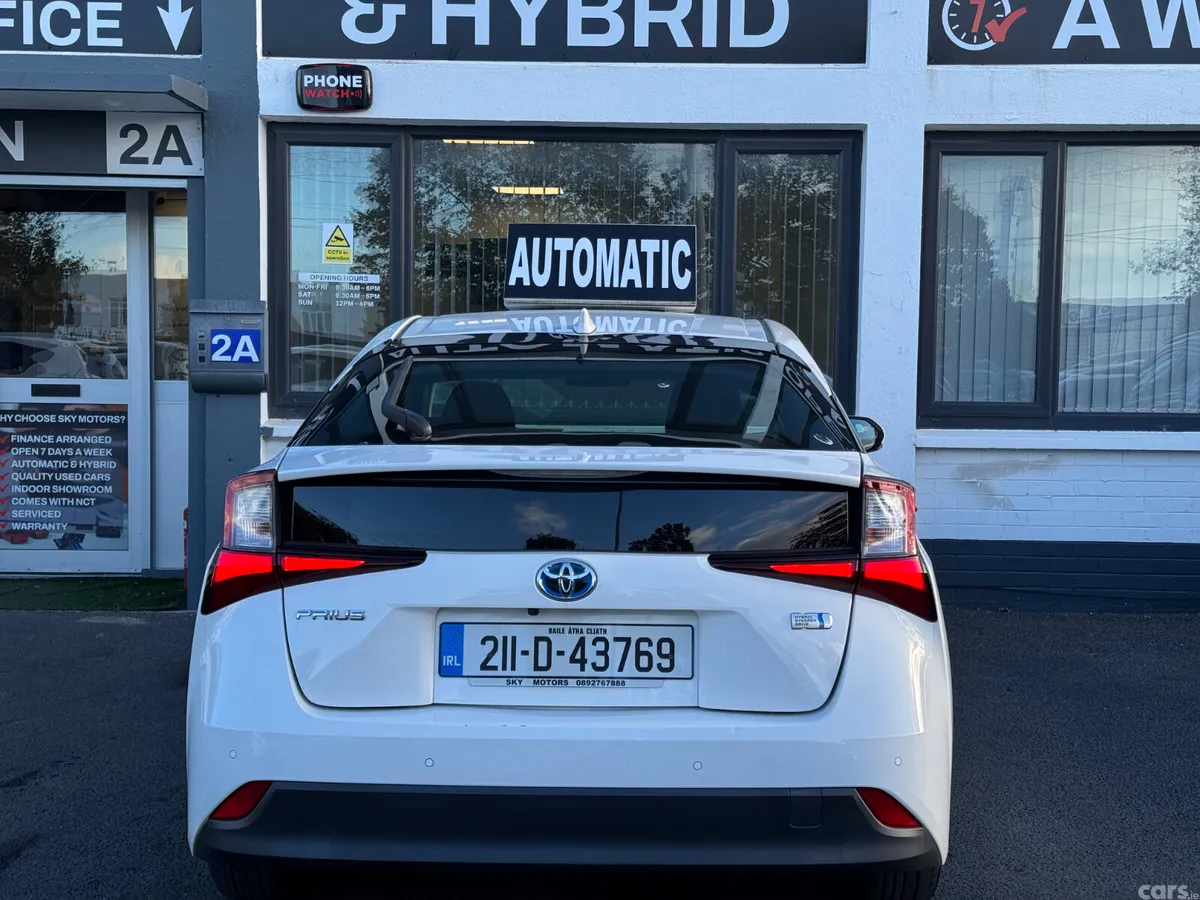 Toyota Prius Hatchback, Petrol Hybrid, 2021, White