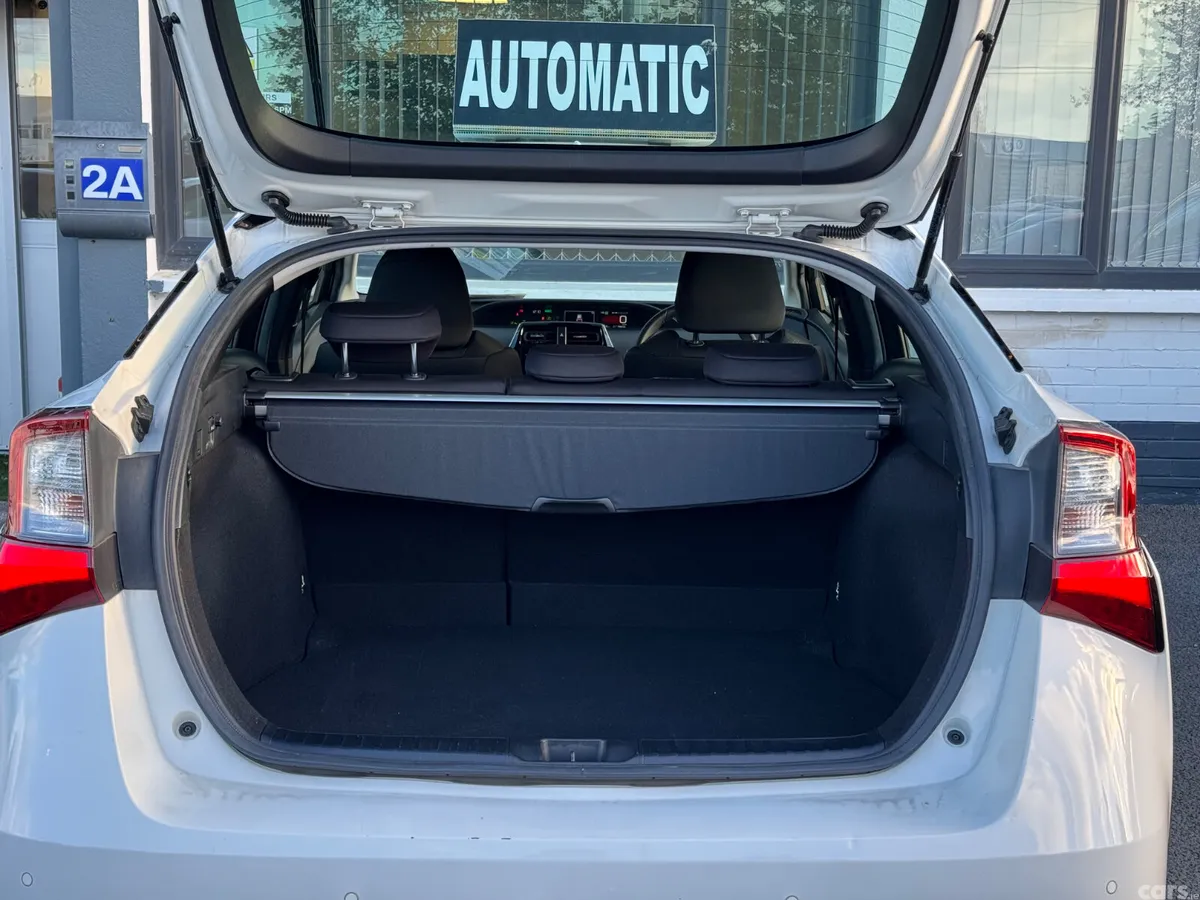 Toyota Prius Hatchback, Petrol Hybrid, 2021, White