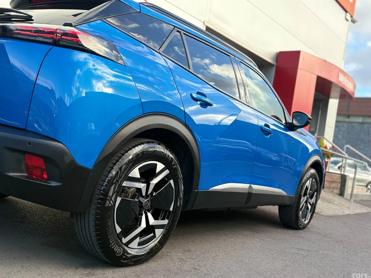Peugeot 2008 SUV, Electric, 2025, Blue